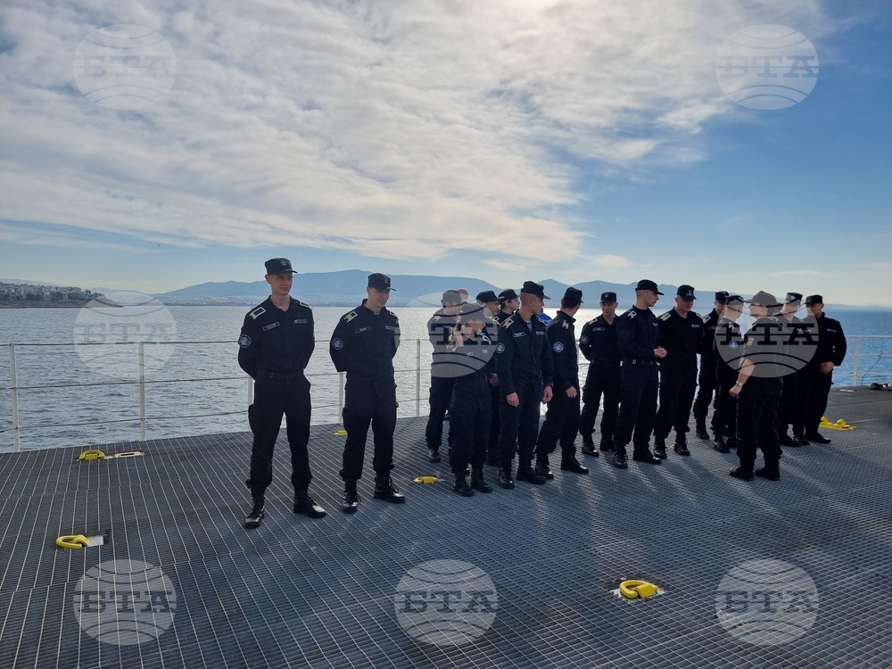 Day 120: Antarctica - RSV 421 Arrives at Piraeus