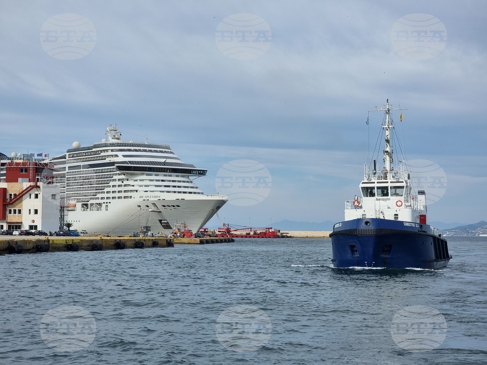 Day 120: Antarctica - RSV 421 Arrives at Piraeus