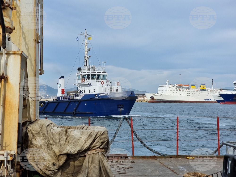 Day 120: Antarctica - RSV 421 Arrives at Piraeus