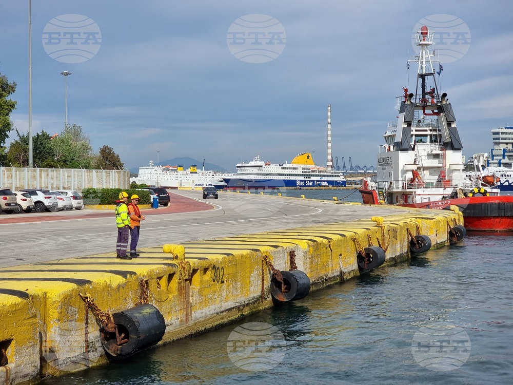 Day 120: Antarctica - RSV 421 Arrives at Piraeus