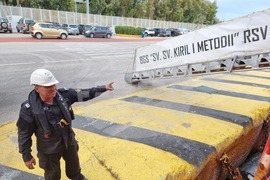 Day 120: Antarctica - RSV 421 Arrives at Piraeus