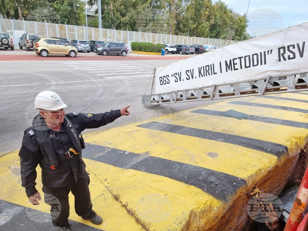 Day 120: Antarctica - RSV 421 Arrives at Piraeus