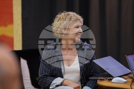 Румъния - Букурещ - Международен панаир на книгата - български щанд - презентация