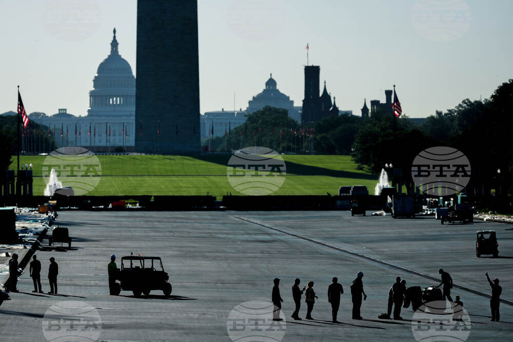 APTOPIX Lincoln Memorial Reflecting Pool