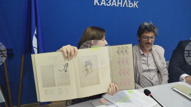 Портрет на Пенчо Славейков, нарисуван от Иван Милев, се съхранява в Художествена галерия „Казанлък“, каза главният уредник на арт пространството
