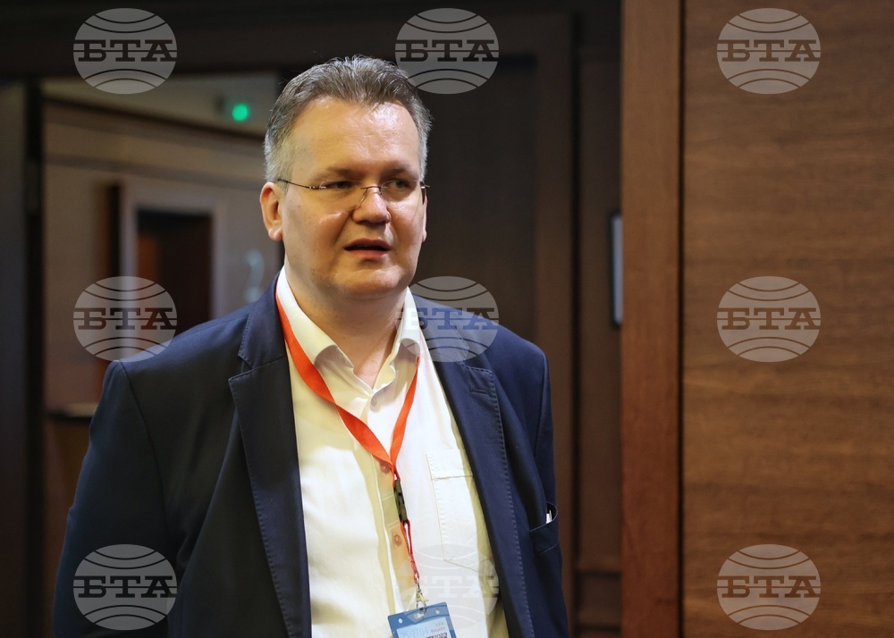 Конференция "Аутомотив енд Батери форум"