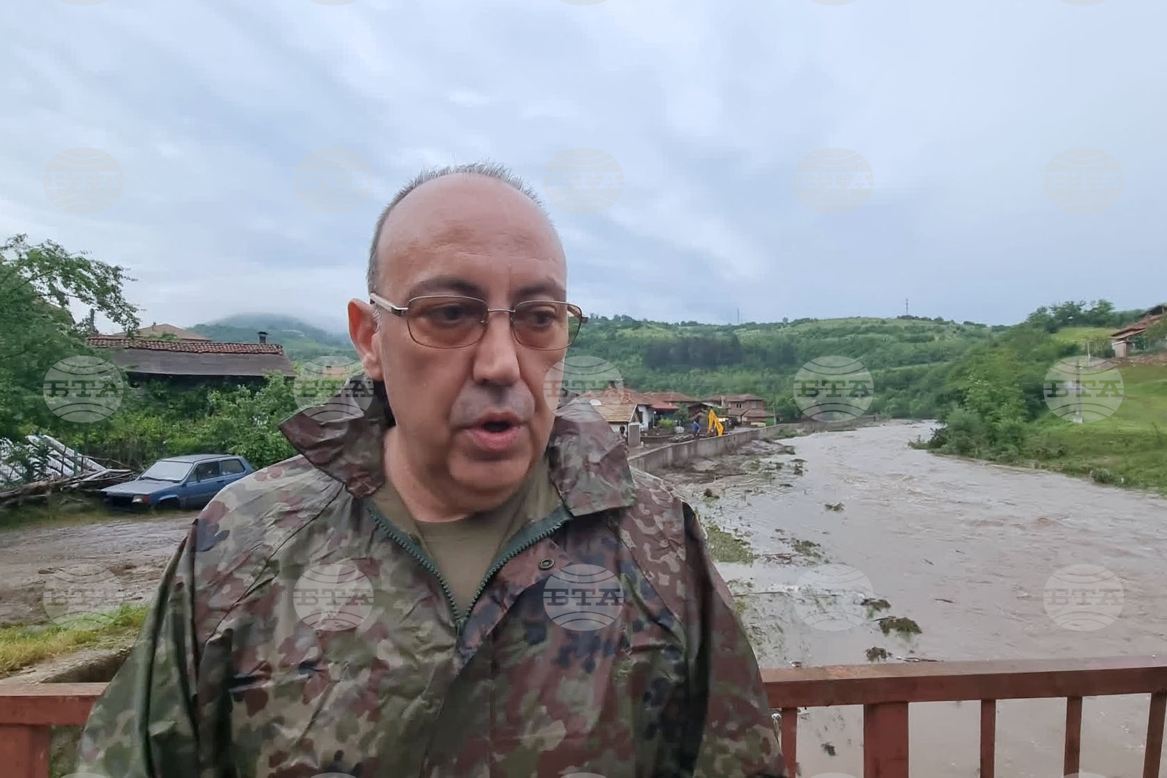 Превантивно евакуираха жители на село Тича заради риск от ново преливане на реката