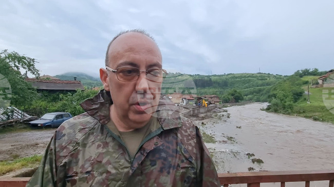 Превантивно евакуираха жители на село Тича заради риск от ново преливане на реката
