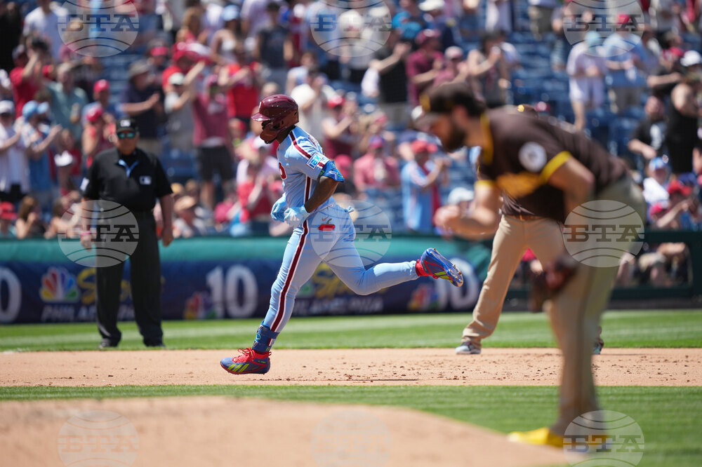 Padres Phillies Baseball