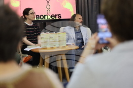 Румъния - Букурещ - Международен панаир на книгата - български щанд - поезия - Петър Чухов - книга „Между последния и първия трамвай“