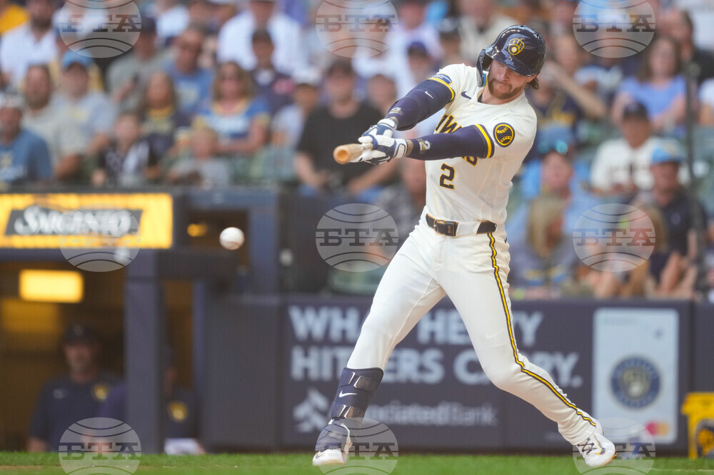 Giants Brewers Baseball