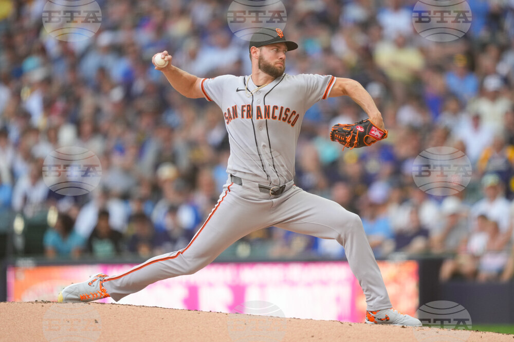 Giants Brewers Baseball