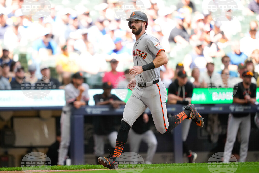 Giants Brewers Baseball