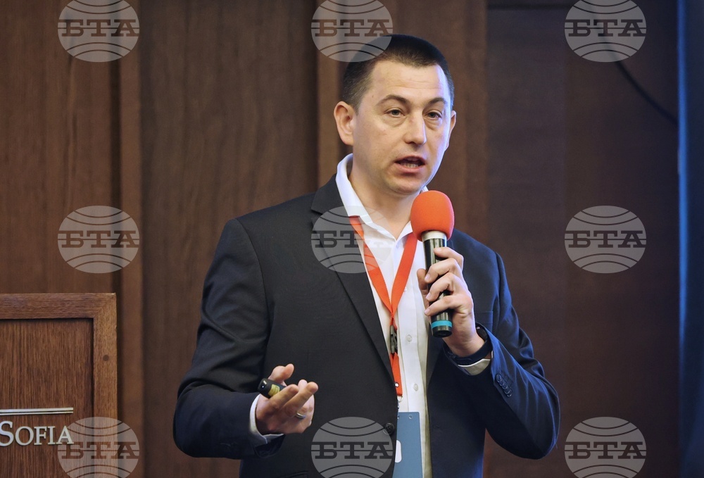 Конференция "Аутомотив енд Батери форум"