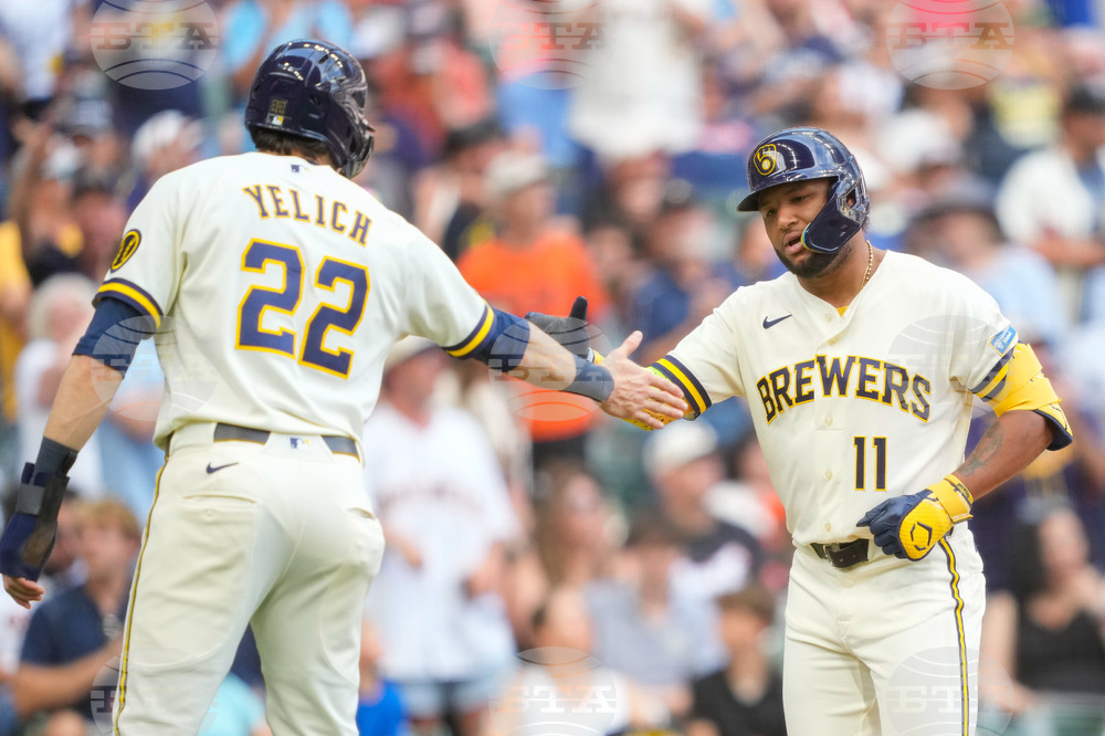 Giants Brewers Baseball