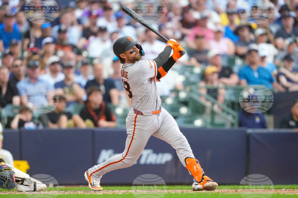Giants Brewers Baseball