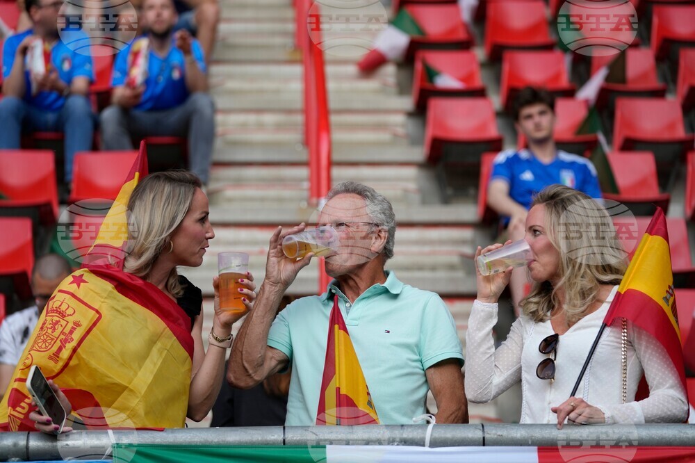 WCup Climate Heat Alcohol Soccer