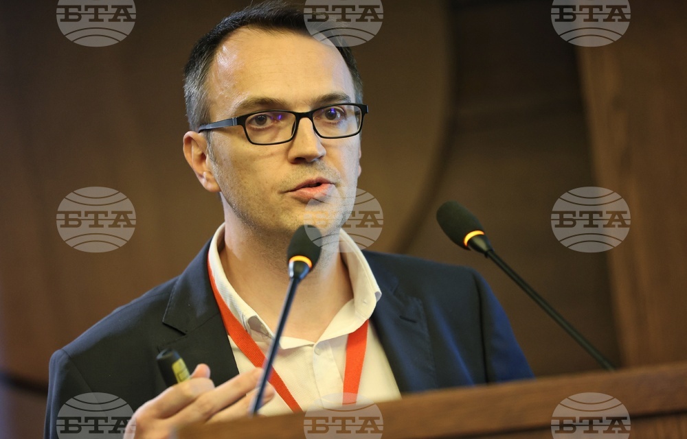 Конференция "Аутомотив енд Батери форум" - Никола Симон