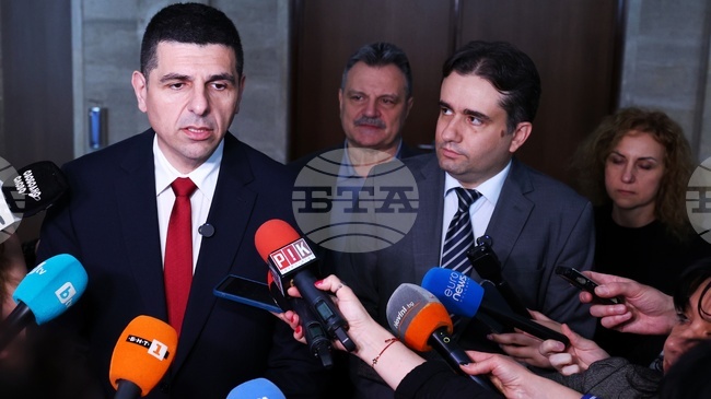 Внасяме искане за освобождаване на подуправителя на НЗОК Момчил Мавров, заявиха от „Да, България“
