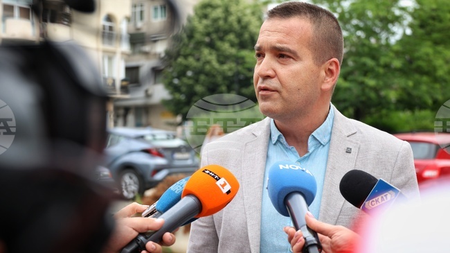 В Бургас задържаха мъж, представял се за магистрат и теглил кредити с чужди лични данни