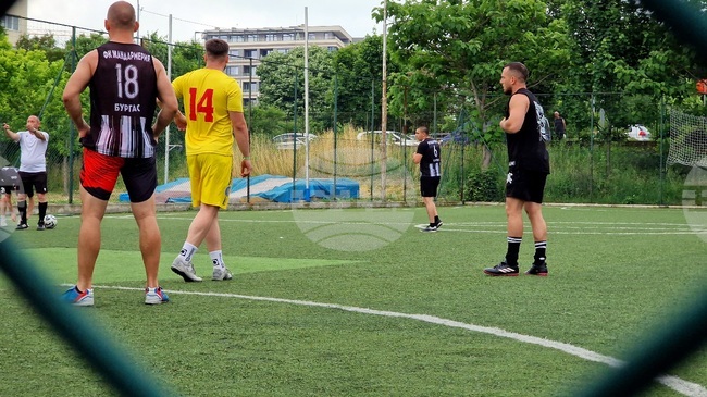 В Бургас откриха международния турнир по футбол в подкрепа на деца на починали служители на МВР