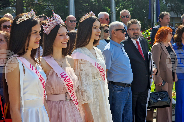 Uzbek News Agency Chief Impressed by Kazanlak's Traditions and Cultural Heritage