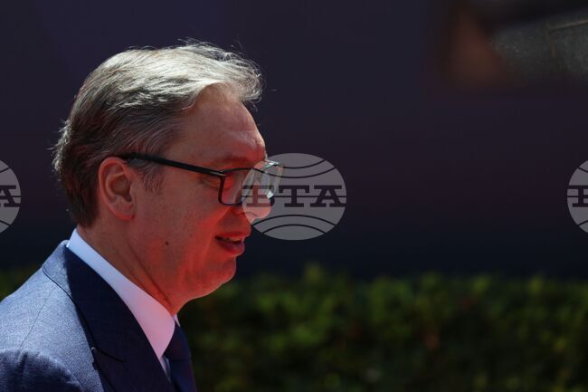Сръбският президент Александър Вучич обяви придобиването на допълнителни китайски ракети CM-400