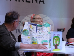Румъния - Букурещ - Международен панаир на книгата - представяне на книга