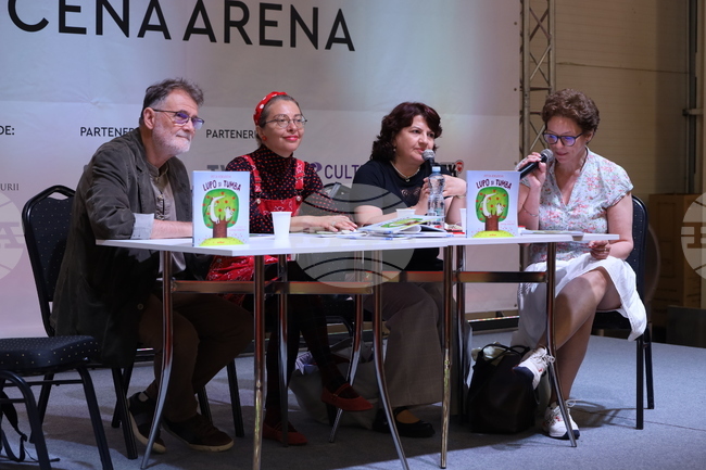 Bulgarian Children's Writer Petia Kokudeva Presents Book in Romanian at Bucharest Book Fair