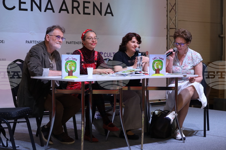 Bulgarian Children's Writer Petya Kokudeva Presents Book in Romanian at Bucharest Book Fair