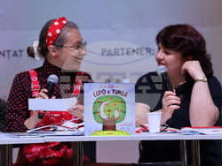 Румъния - Букурещ - Международен панаир на книгата - представяне на книга