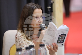 Румъния - Международен панаир на книгата „Букфест“ - щанд на България - литературен разговор