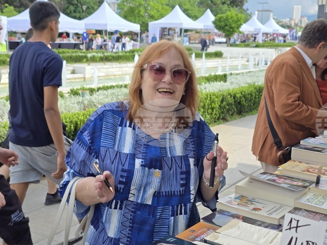 Панаирът на книгата е специален заради срещите с хората, каза пред БТА поетесата Маргарита Петкова