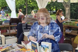 Пролетен панаир на книгата - среща с поетеса