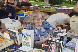 Пролетен панаир на книгата - среща с поетеса