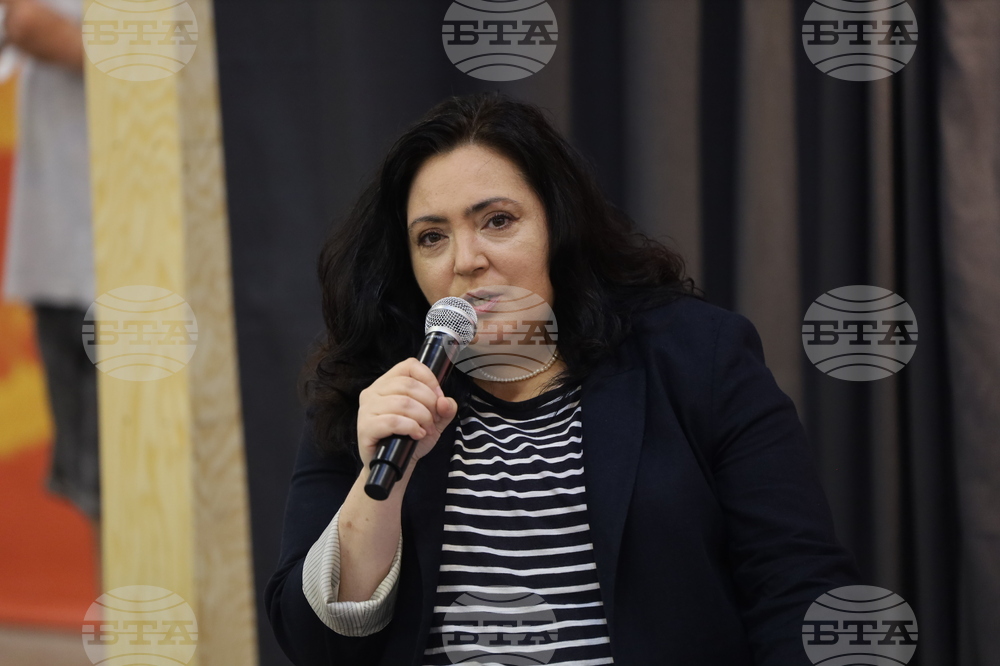 Румъния - Международен панаир на книгата „Букфест“ - писатели - разговор