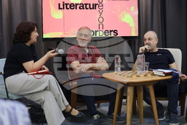 Румъния - Международен панаир на книгата „Букфест“ - писатели - разговор