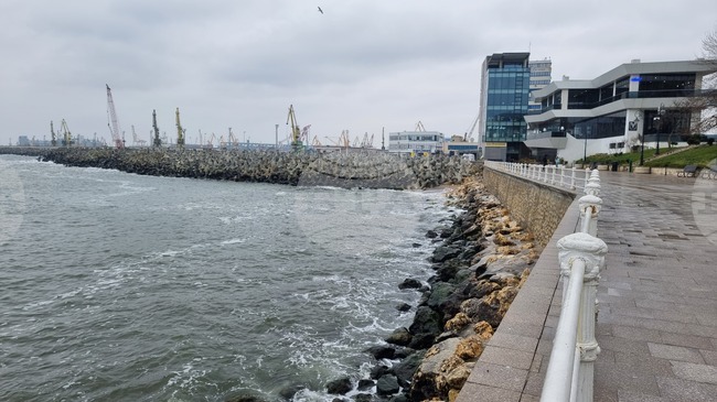 Румъния - Констанца - пристанище и крайбрежна алея
