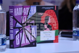 Румъния - Международен панаир на книгата „Букфест“ - писатели - разговор