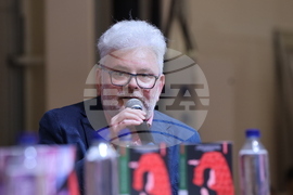 Румъния - Международен панаир на книгата „Букфест“ - писатели - разговор