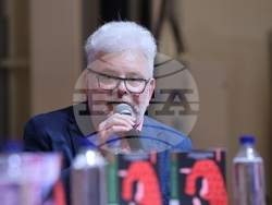 Румъния - Международен панаир на книгата „Букфест“ - писатели - разговор