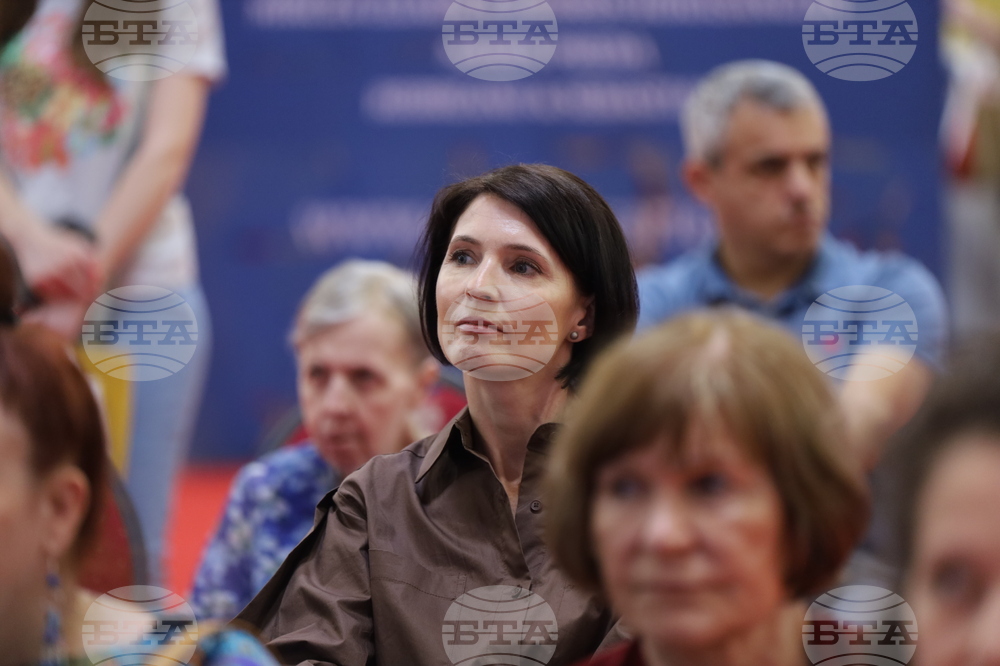 Румъния - Международен панаир на книгата „Букфест“ - писатели - разговор