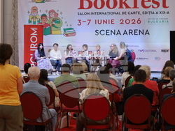 Румъния - Международен панаир на книгата „Букфест“ - писатели - разговор