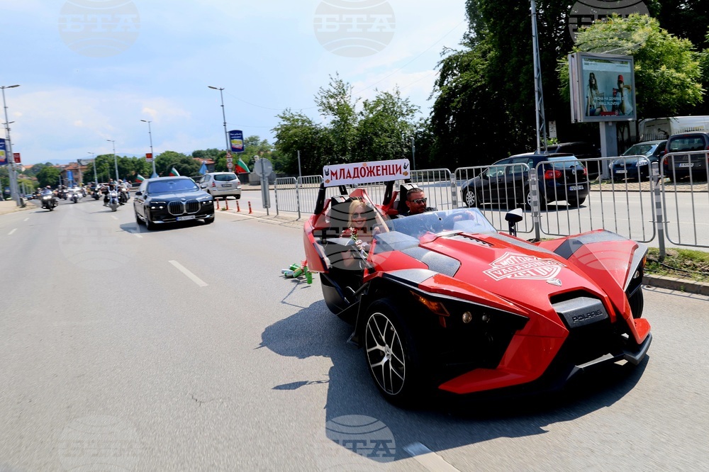 Пловдив - моторист и журналистка си казаха „да“ на рокерска сватба