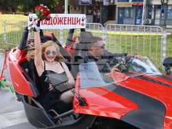Пловдив - моторист и журналистка си казаха „да“ на рокерска сватба