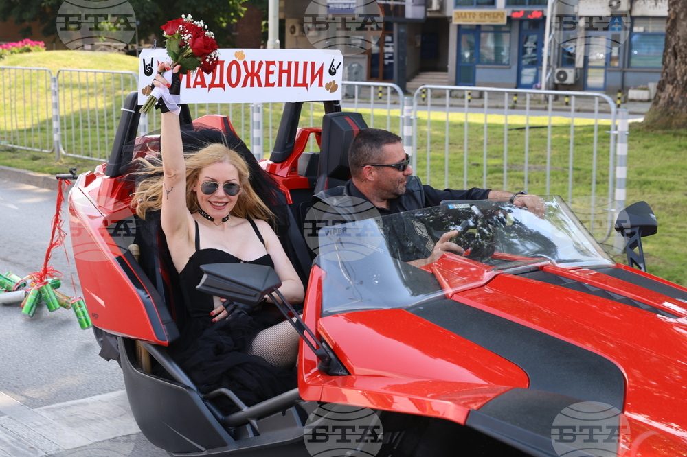 Пловдив - моторист и журналистка си казаха „да“ на рокерска сватба