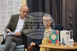 Румъния - Международен панаир на книгата „Букфест“ - писатели - разговор