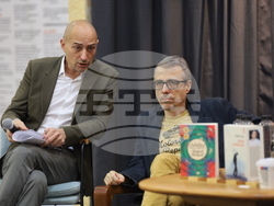 Румъния - Международен панаир на книгата „Букфест“ - писатели - разговор