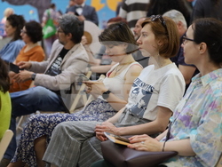 Румъния - Международен панаир на книгата „Букфест“ - писатели - разговор