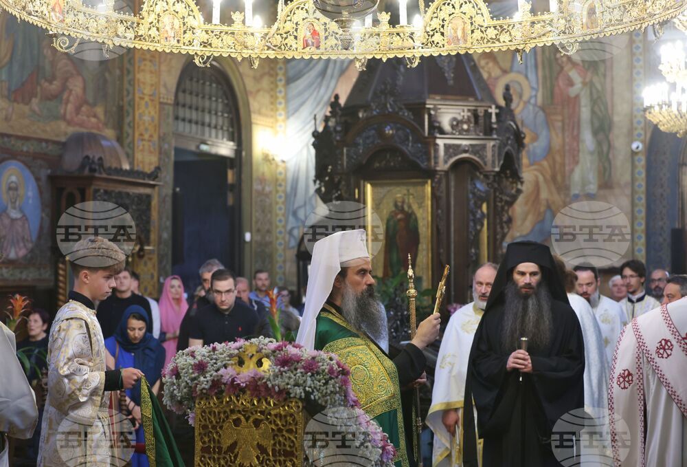 Храм  „Св. великомъченица Неделя“ - патриарх - литургия